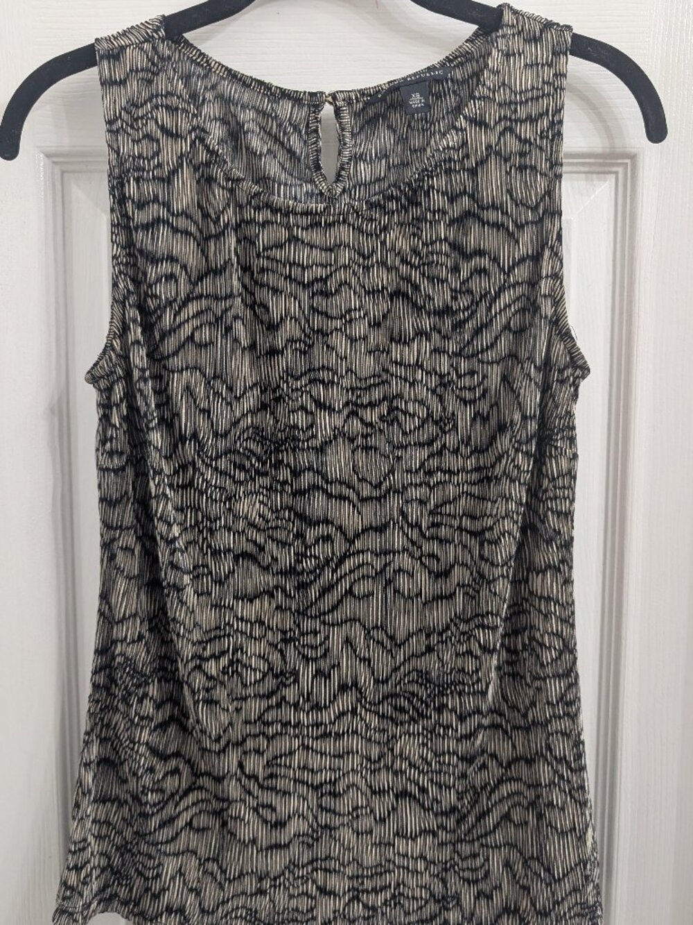 Banana Republic textured tank